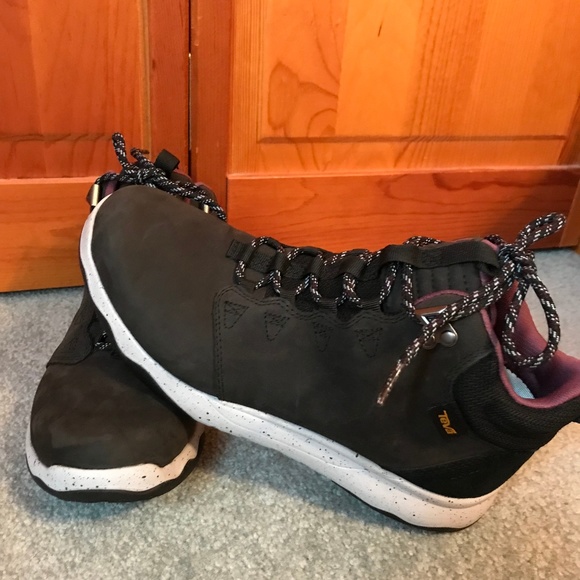 teva arrowood lux waterproof